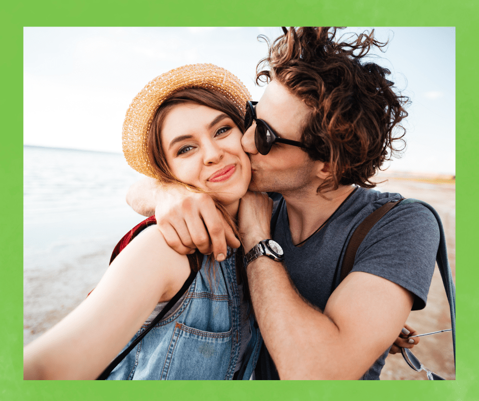 couple kissing