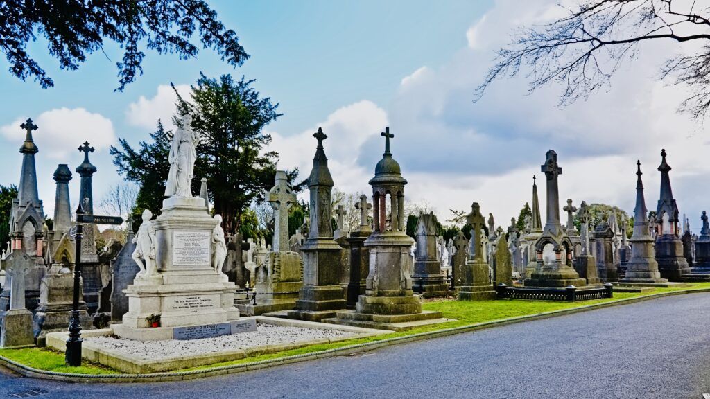 lane with grave tombs