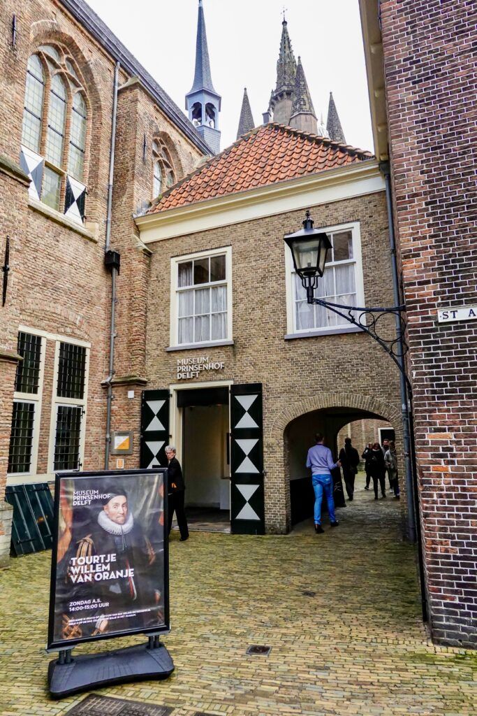 entrance to the Prinsenhof Museum