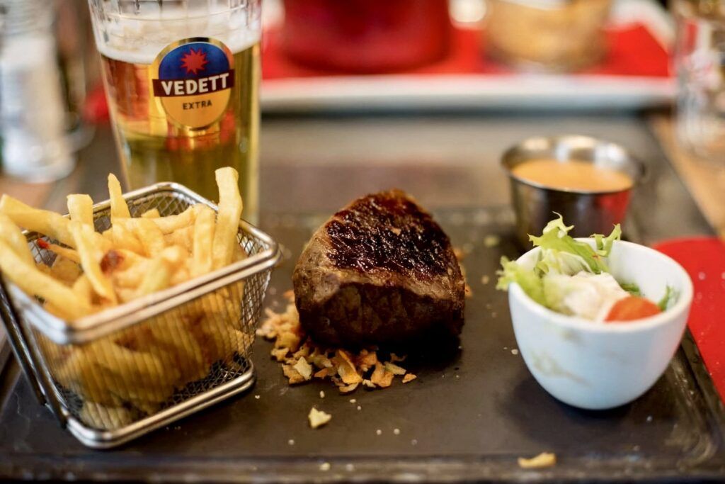 dinner at Le Clan des Beges