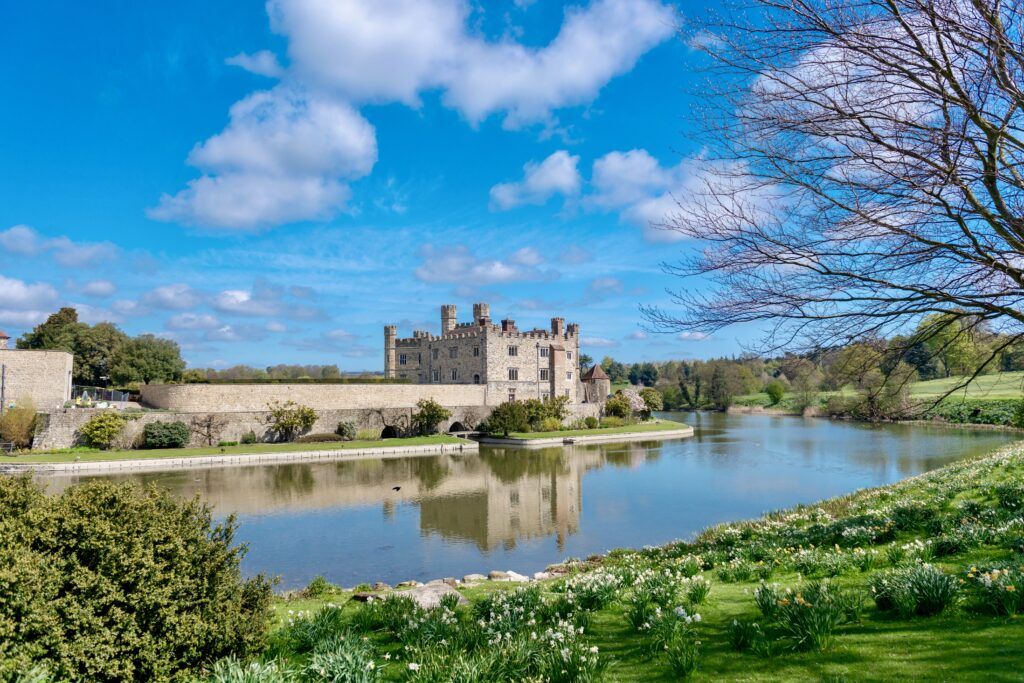 Leeds Castle and the lake