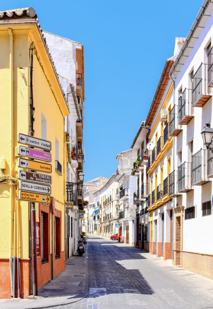 street with pretty houses in Antequera