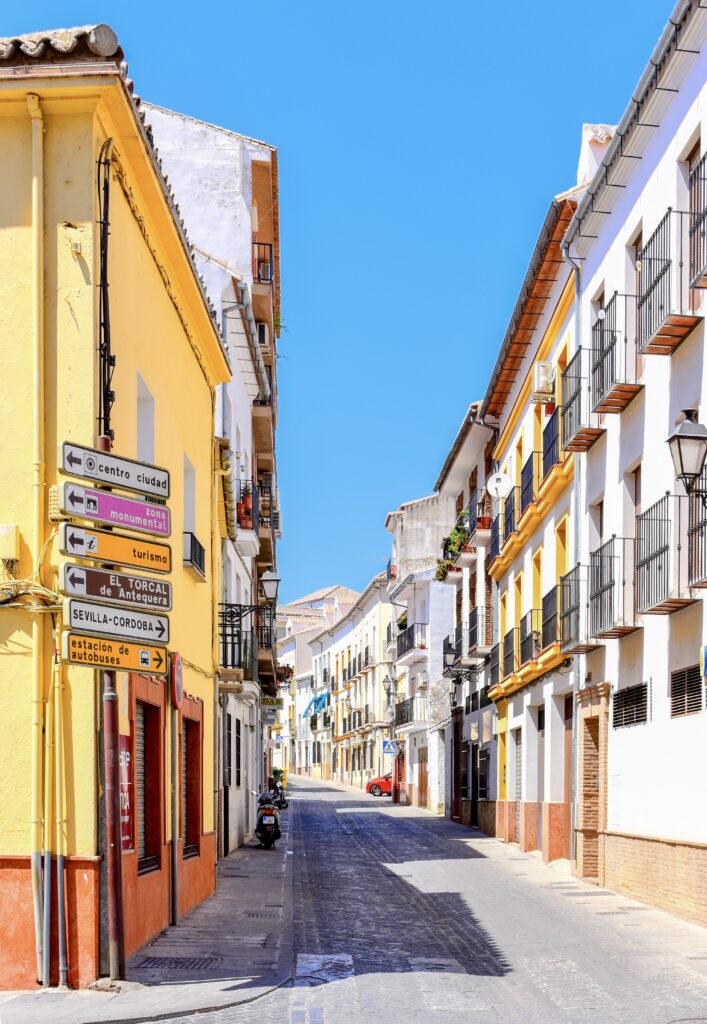 street with pretty houses in Antequera