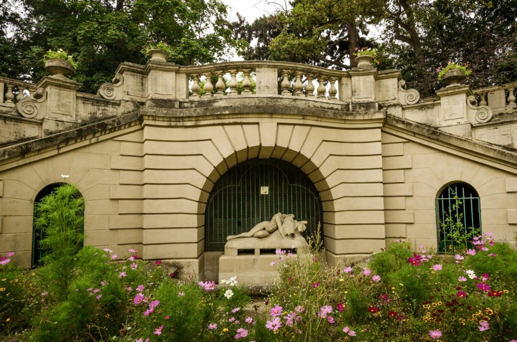 the entrance to the Arenes de Lutece