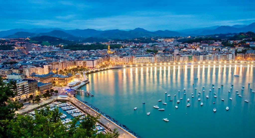 San Sebastián at night