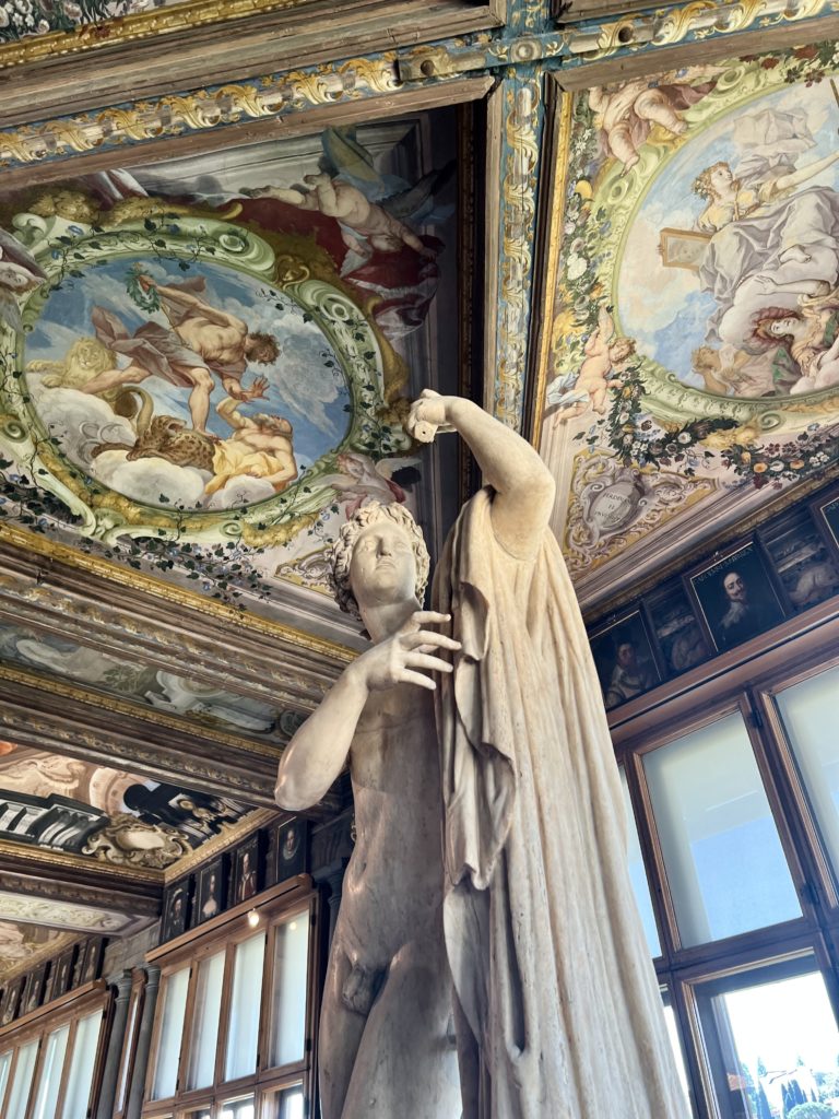 statue in the Uffizi