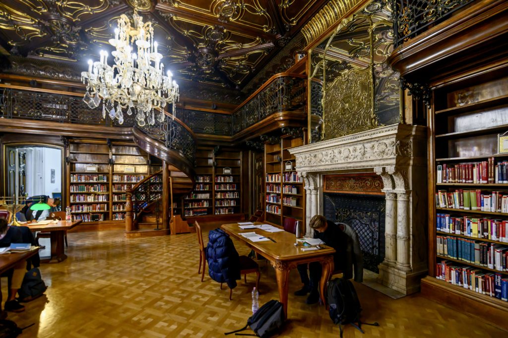 reading room in the Szabo Ervin Library