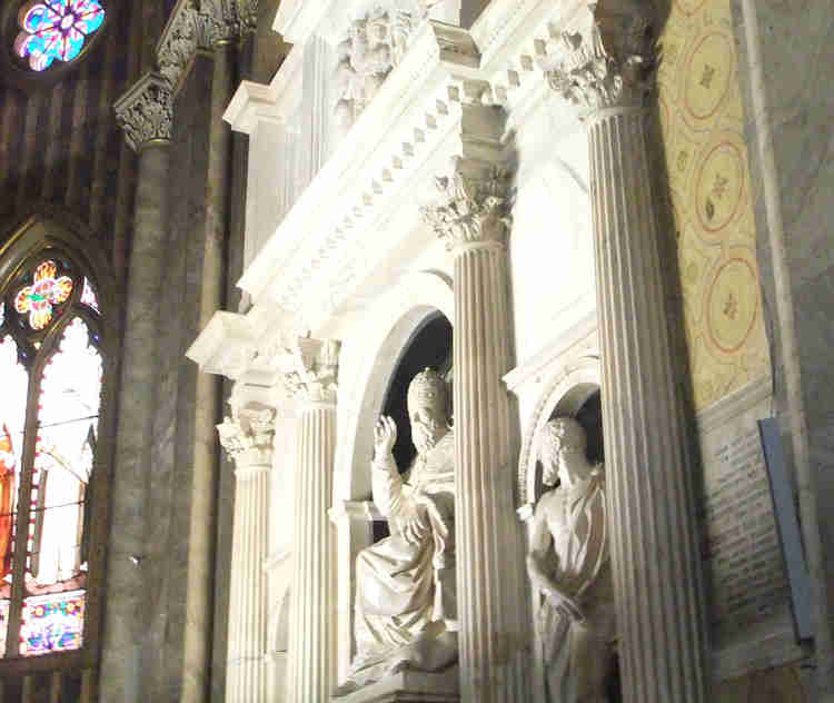 File:Pope Leo X - His grave in Santa Maria sopra Minerva in Rome