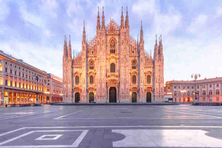 the flamboyant Gothic Duomo in Milan