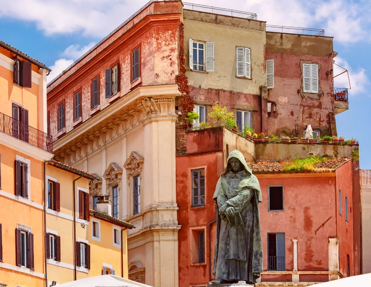 statue of Giordani Bruno in the Campo de'Fiori