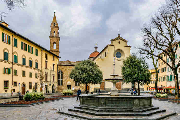 Piazza Santo Spirito, a must visit stop on your one day in Oltrarno itienrary