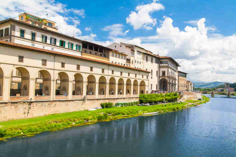 the Uffizi Gallery on the Arno River