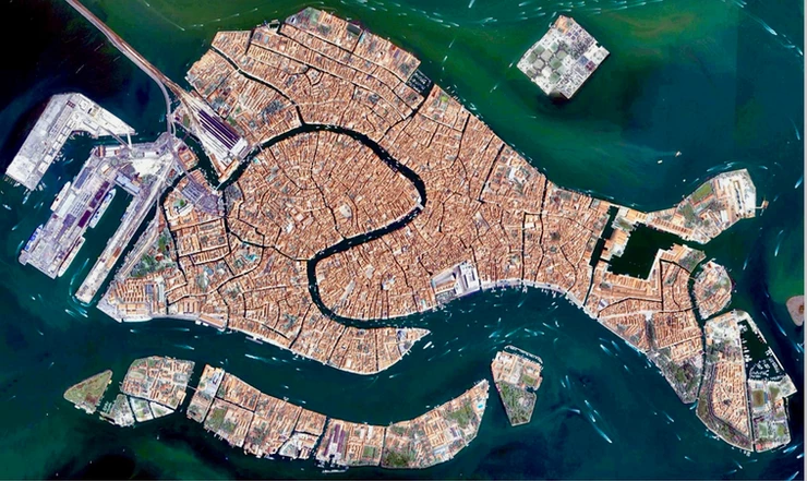 aerial view of a fish=shaped Venice and the Grand Canal