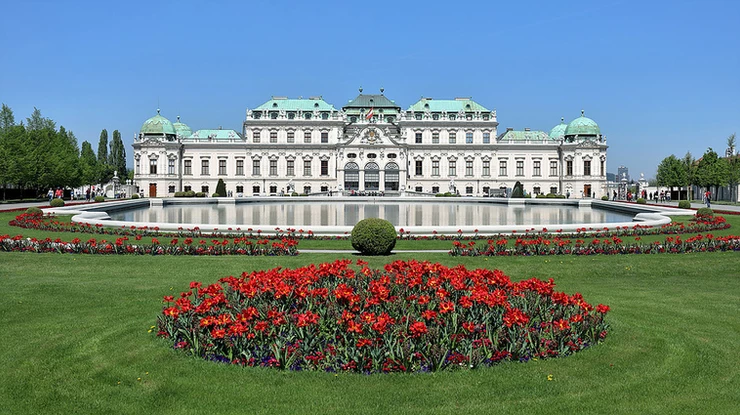 the gorgeous Belvedere Palace, an unmissable site in Vienna