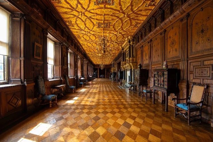 the Long Gallery of Hatfield House where important folk exercised