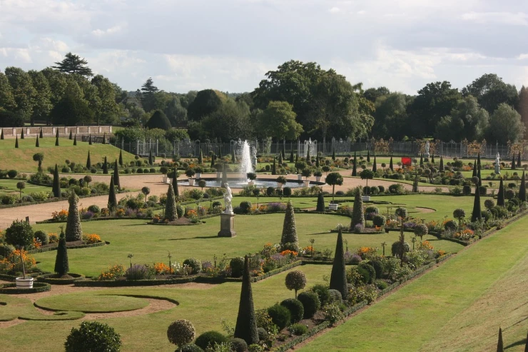the formal Fountain Gardens of Hampton Court Palace