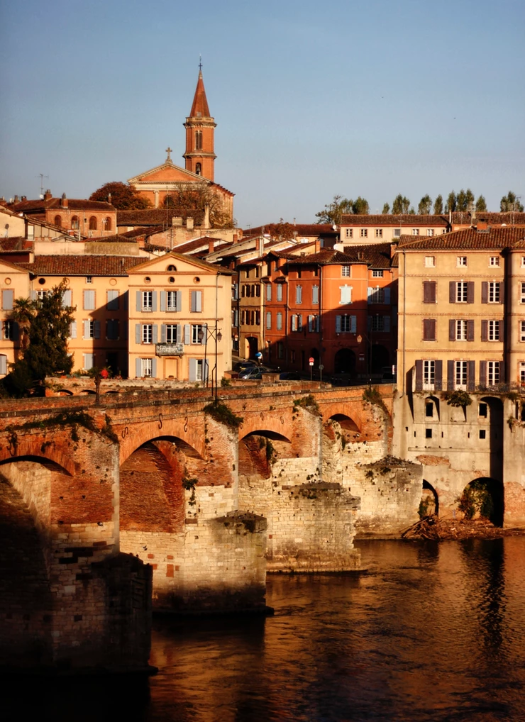 the 11th century Pont Vieux in Albi france