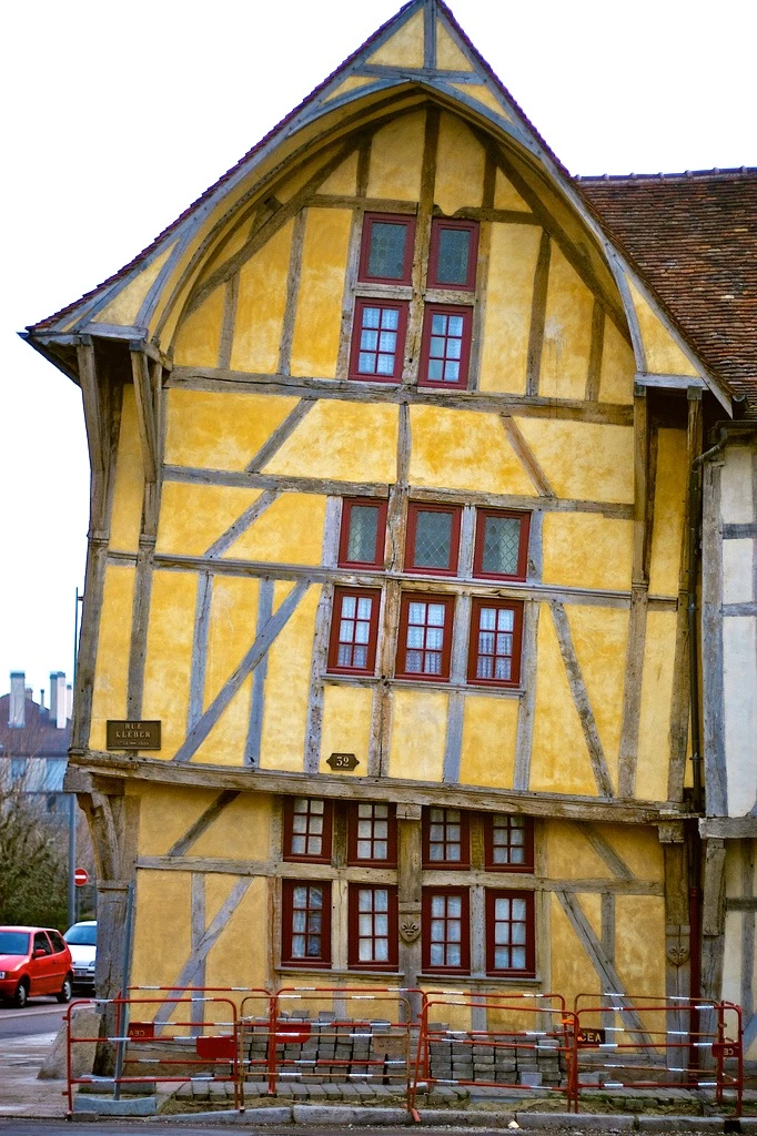 romantically leaning house in Troyes France
