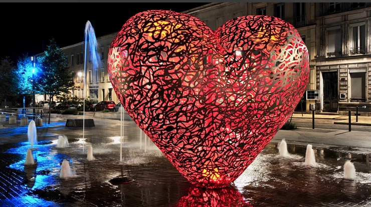 Heart sculpture in Troyes