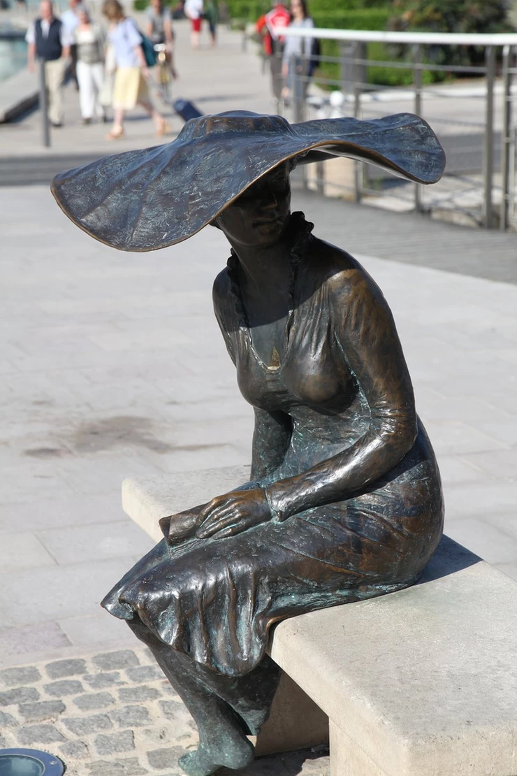 The "Lili" statue in Troyes France