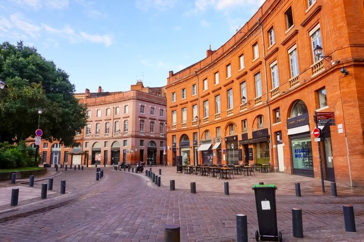 the beautiful quiet streets of Toulouse France