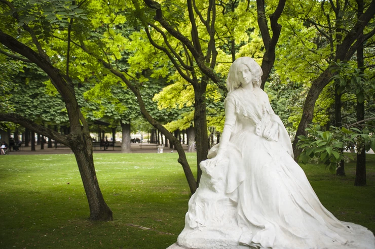 statue of George Sand in Luxemburg Gardens