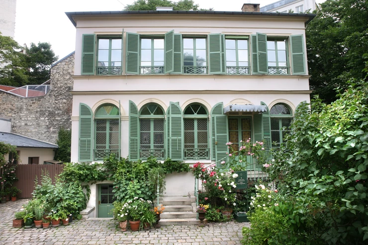 the beautiful Musée de la Vie Romantique at 16 Rue Chaptal