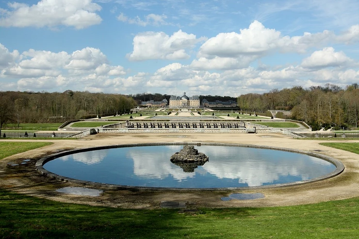 the gardens of Château de Vaux le Vicomte