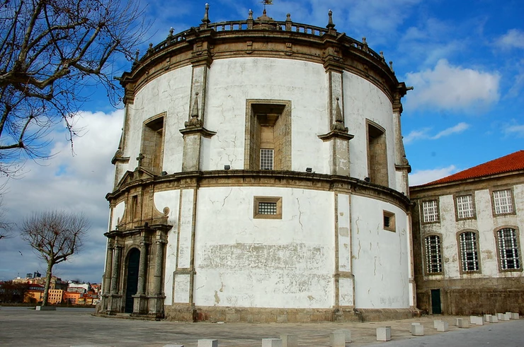 the very round Serro do Pilar Monastery