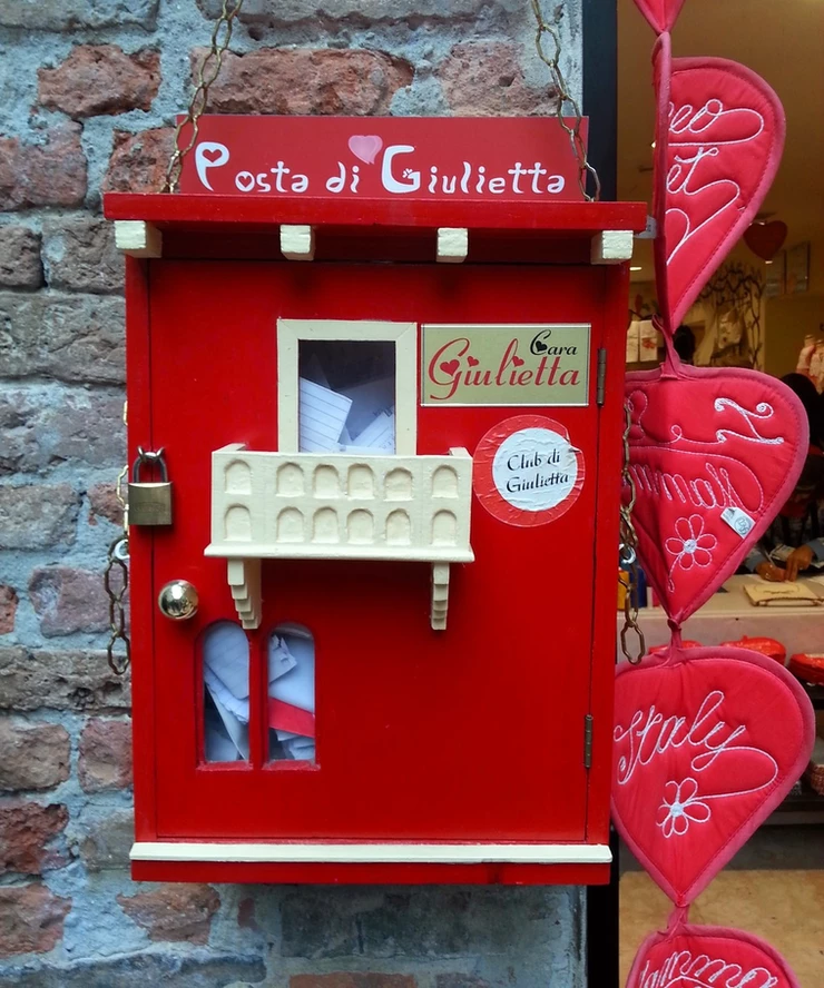 the red mailbox where you can leave a letter for the secretaries of Juliet