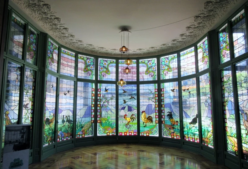 spectacular stained glass windows bu Antoni Rigalt