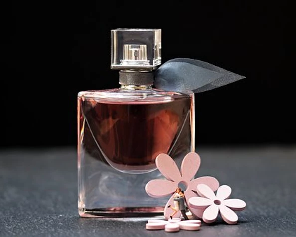 a lovely perfume bottle -- sure to make me sneeze