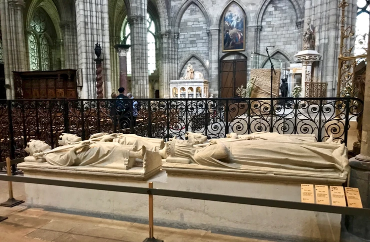 more recumbent effigies -- more recumbent effigies at Saint-Denis Basilica