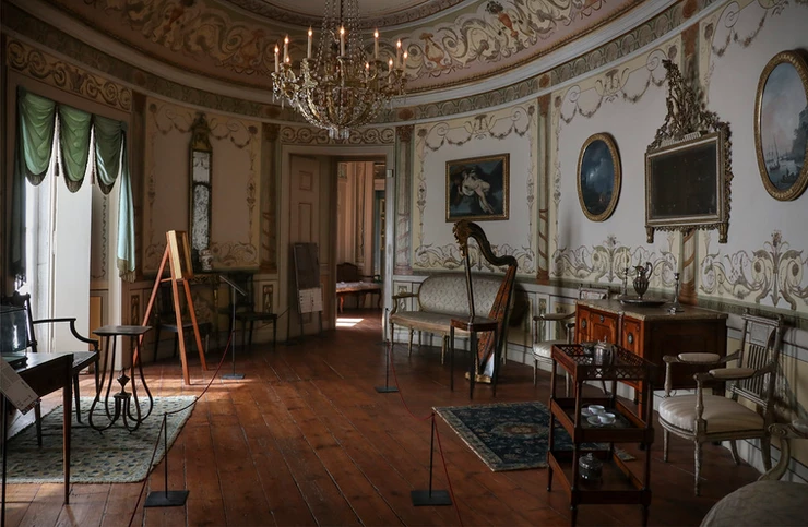 a beautiful room, complete with harp, in the Lisbon Museum of decorative Arts