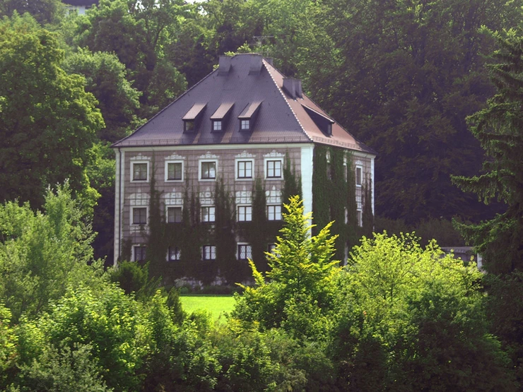 Berg Palace, Ludwig's royal prison and insane asylum