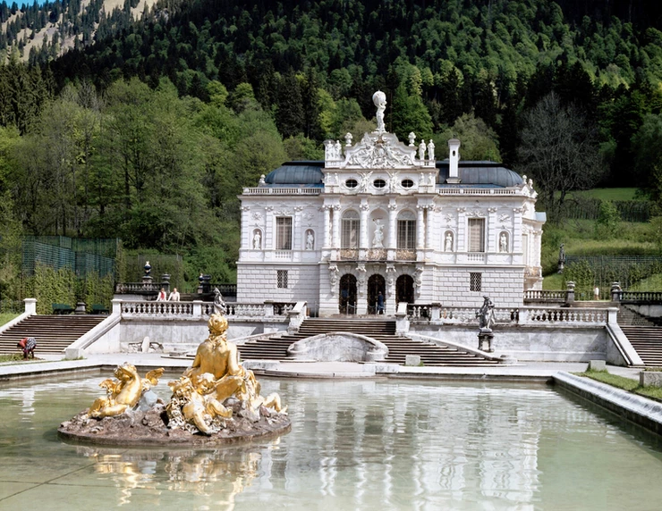 Linderhof Palace, a must see landmark in Bavaria