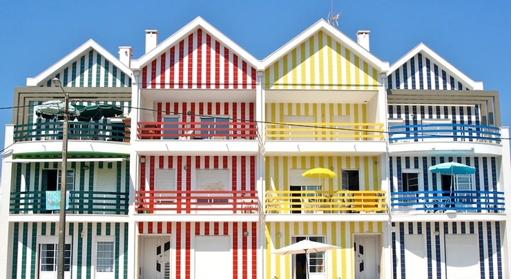 these pretty cottages are not in Aveiro