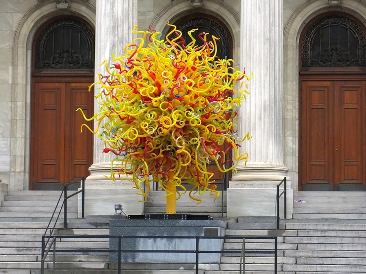 Dale Chihuly, The Sun, 2003, from his series Chandeliers and Tower -- It's made of 1,347 rays of blown glass 