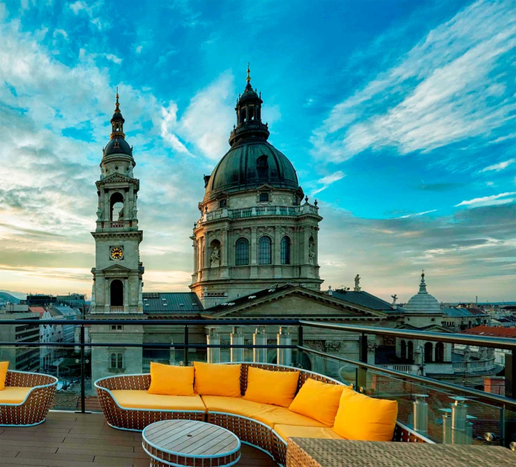 High Note SkyBar at the Aria Hotel with a view of St. Stephens Basilica