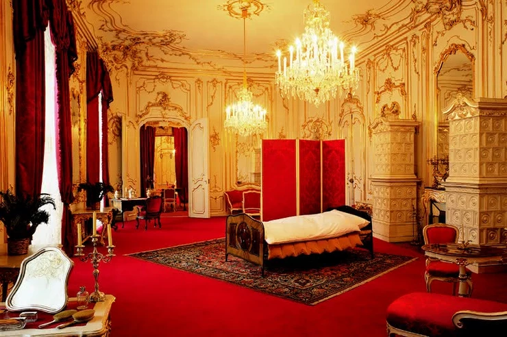 Sisi's bedroom in the Imperial Apartments