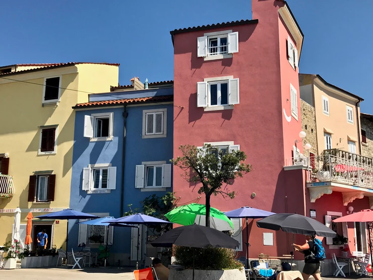 more pretty pastel houses in Piran