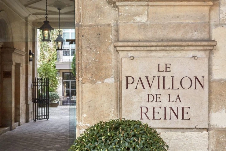 Entrance of Hôtel Pavillon de la Reine & Spa off Place des Vosges CREDIT: HÔTEL PAVILLON DE LA REINE & SPA