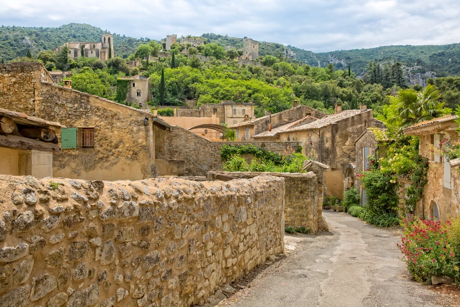 the medieval hilltop village of Oppede-le-Vieux in the Luberon