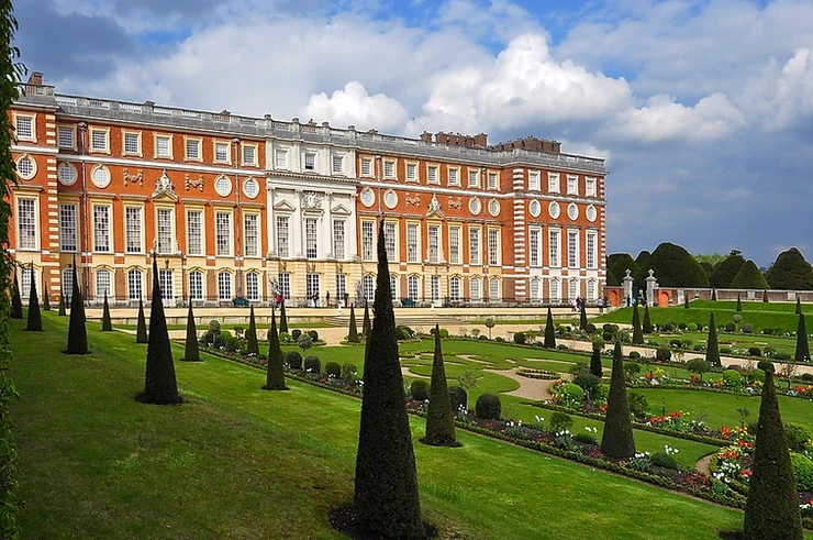 the Fountain facade of Hampton Court Palace outside London