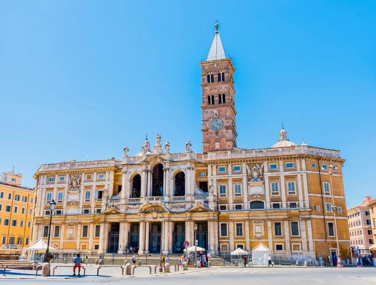 the Rococo facade of the Basilica of Santa Maria Maggiore