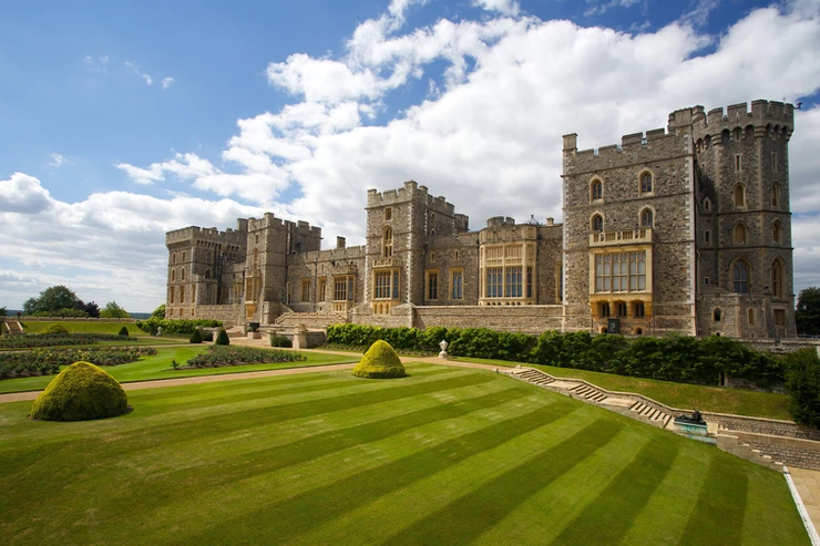the exterior of Windsor Castle