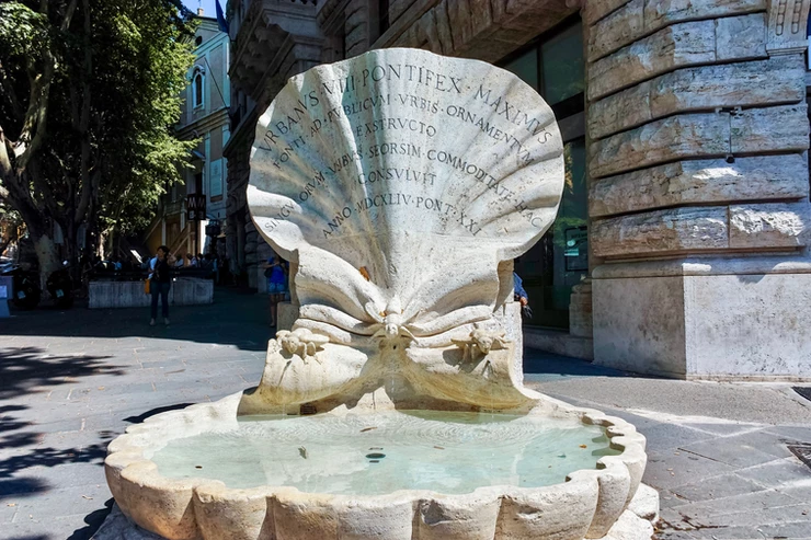 Bernini's Fontana delle Api, Fountain of Bees, in Piazza Barberini 