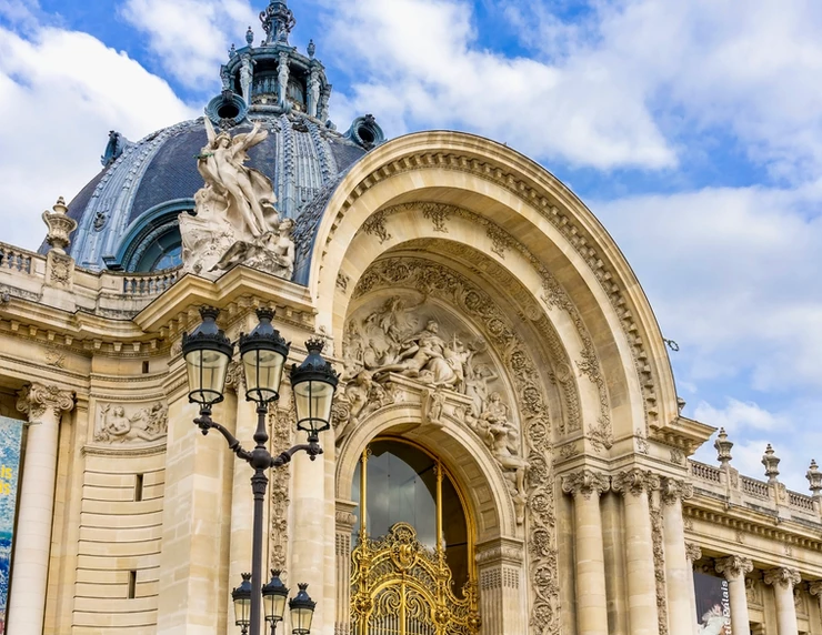 facade of the Petit Palais, a must see small museum in Paris