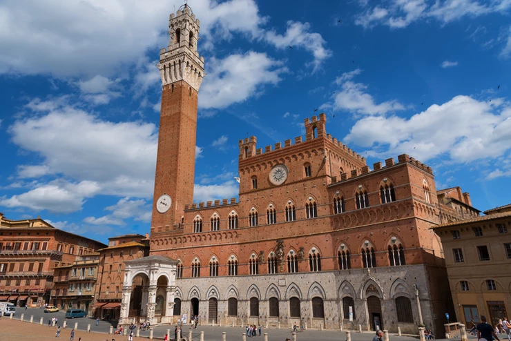 Palazzo Pubblico, where the horses enter the square for the race