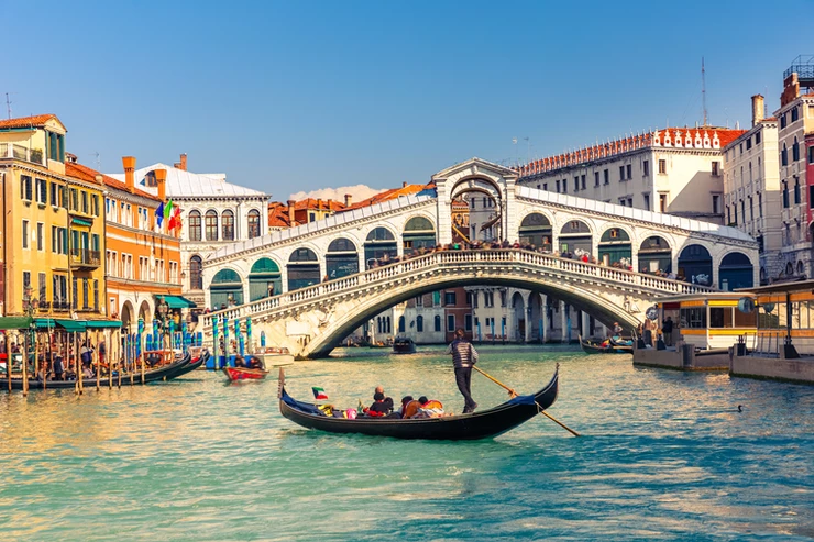 the Rialto Bridge, a must see site in Venice